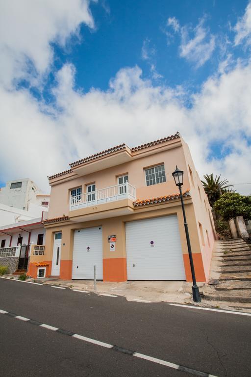Plaza Apartment *